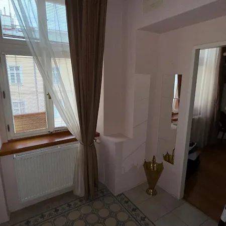 Apartman Vintage Charm In The Heart Of